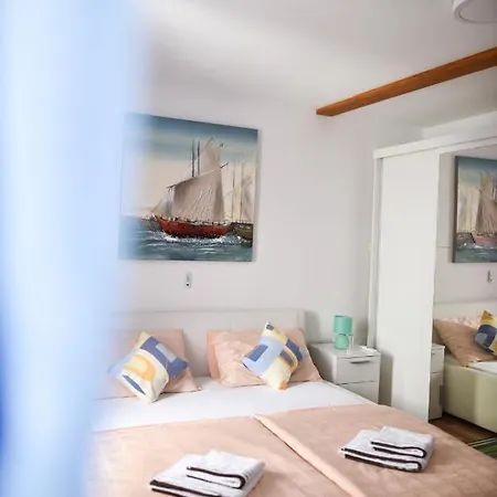 Luka's Amber In The Center Of * Trogir