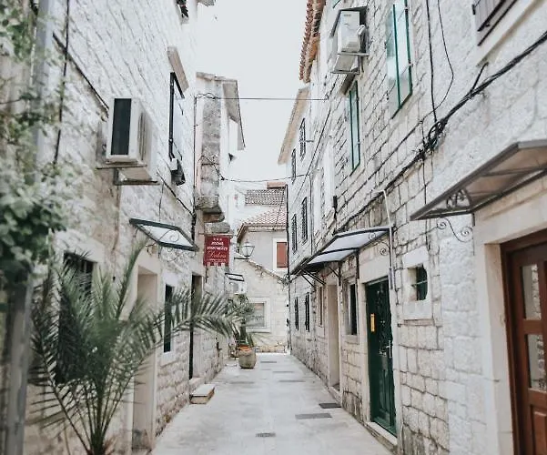 公寓 Luka's Amber In The Center Of 特罗吉尔