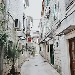 Apartment Luka's Amber In The Center Of Trogir