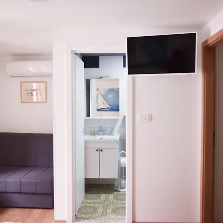 Luka's Amber In The Center Of Traù